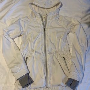 Lululemon White sz 4 windbreaker